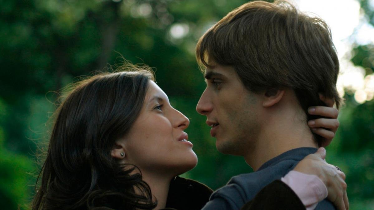 Antonella Costa y Leandro Stivelman en No mires para abajo