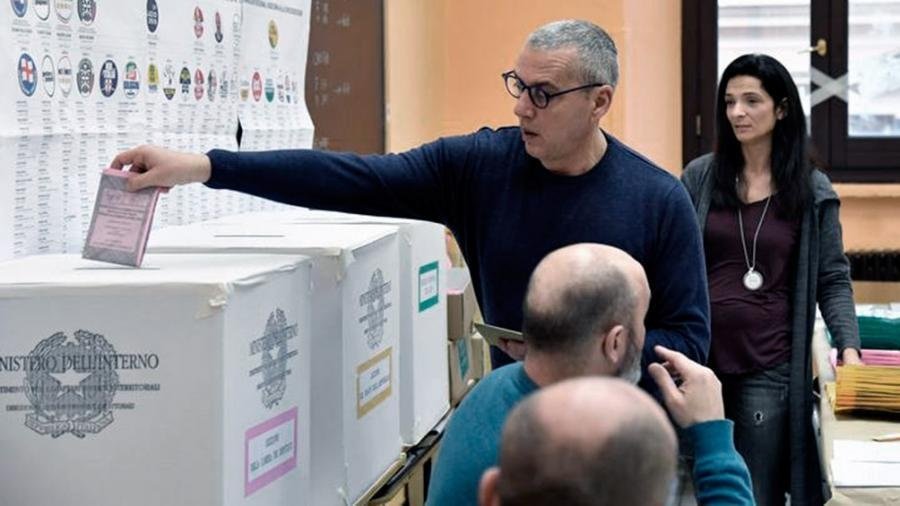 Cerca de 13 millones de italianos estn habilitados para votar entre las dos regiones