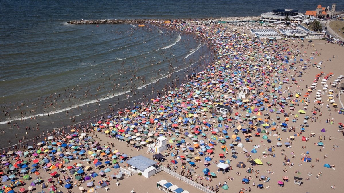 La costa argentina recibi en 2023 una inmensa cantidad de veraneantes del interior del pas Foto Diego Izquierdo 