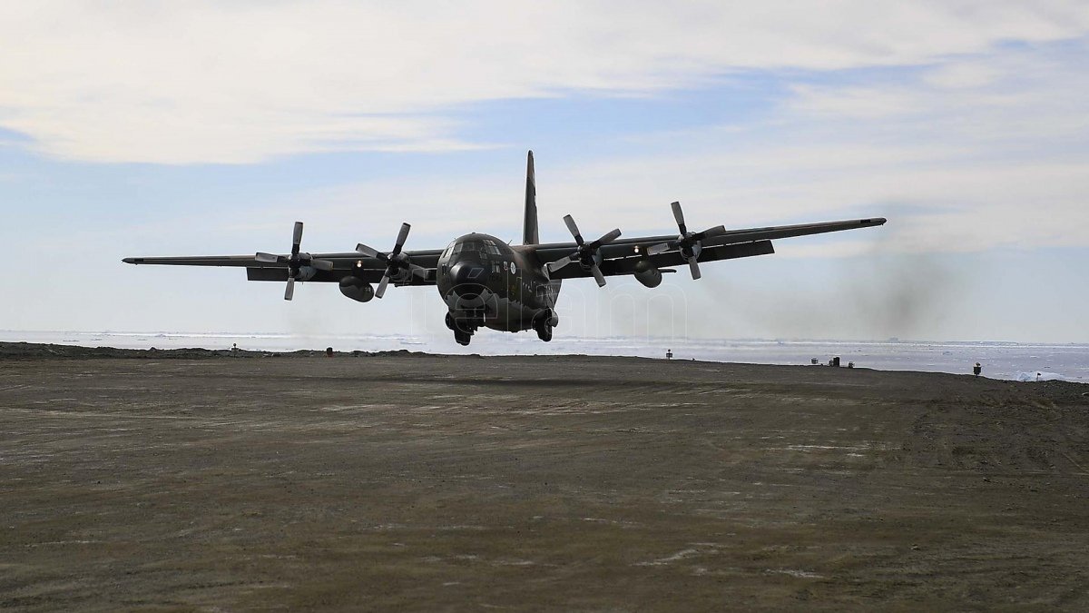 Avin Hrcules C130 Foto archivo Victor Carreira