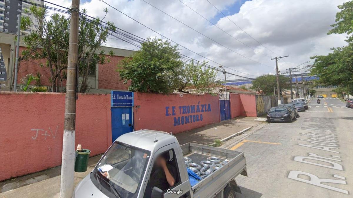 Tres maestras y un alumno acuchillados por un adolescente en una escuela de San Pablo Foto captura de Streer View