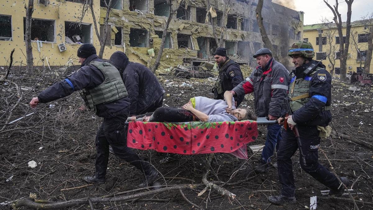 El fotgrafo y cineasta ucraniano Evgeniy Maloletka obtuvo el premio del concurso World Press Photo 2023 Foto Evgeniy Maloletka