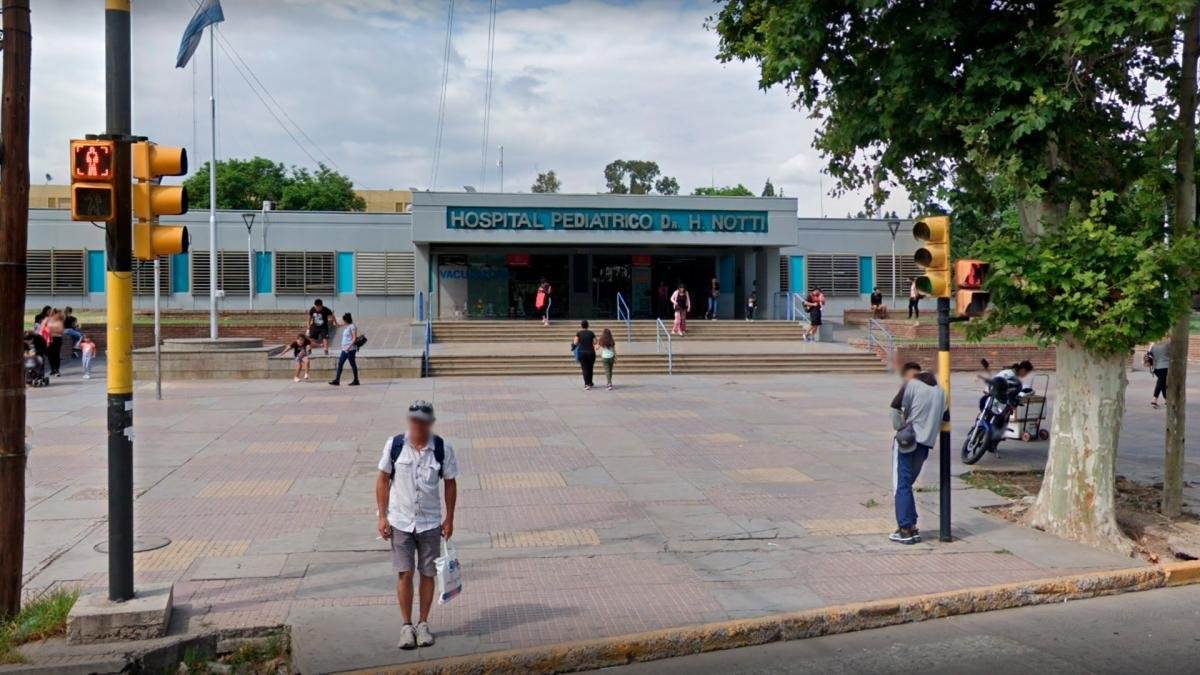 El nio est internado en el l Hospital peditrico Humberto Notti
