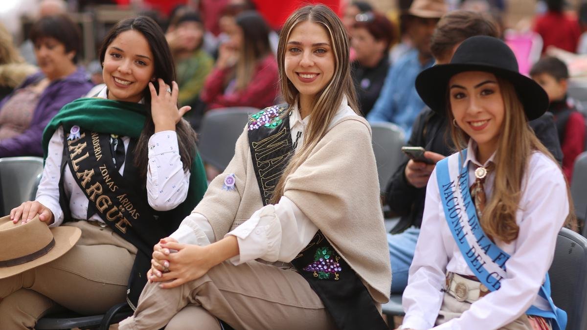 La presencia femenina llen de belleza y calidez el familiar encuentro en el sur mendocino Foto Ramiro Gmez