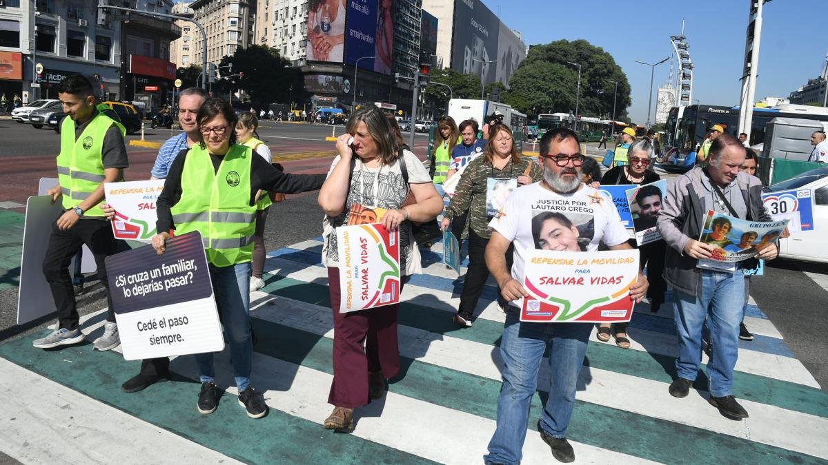 El encuentro se desarroll en el marco de la Semana de la Seguridad Vial que incluy una marcha de familiares de vctimas de accidentes Foto Pablo Aeli
