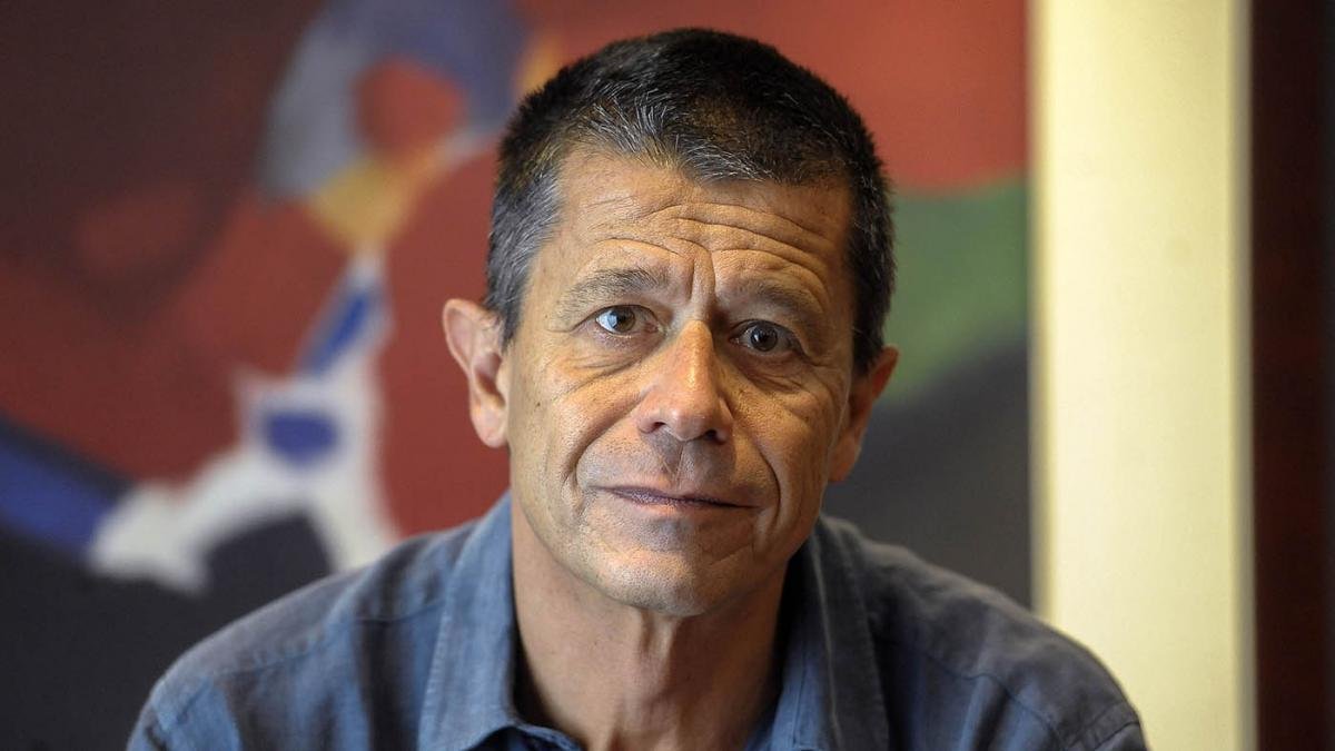 Carrre recopila su cobertura del juicio por el atentado en Pars Foto Gustavo Amarele