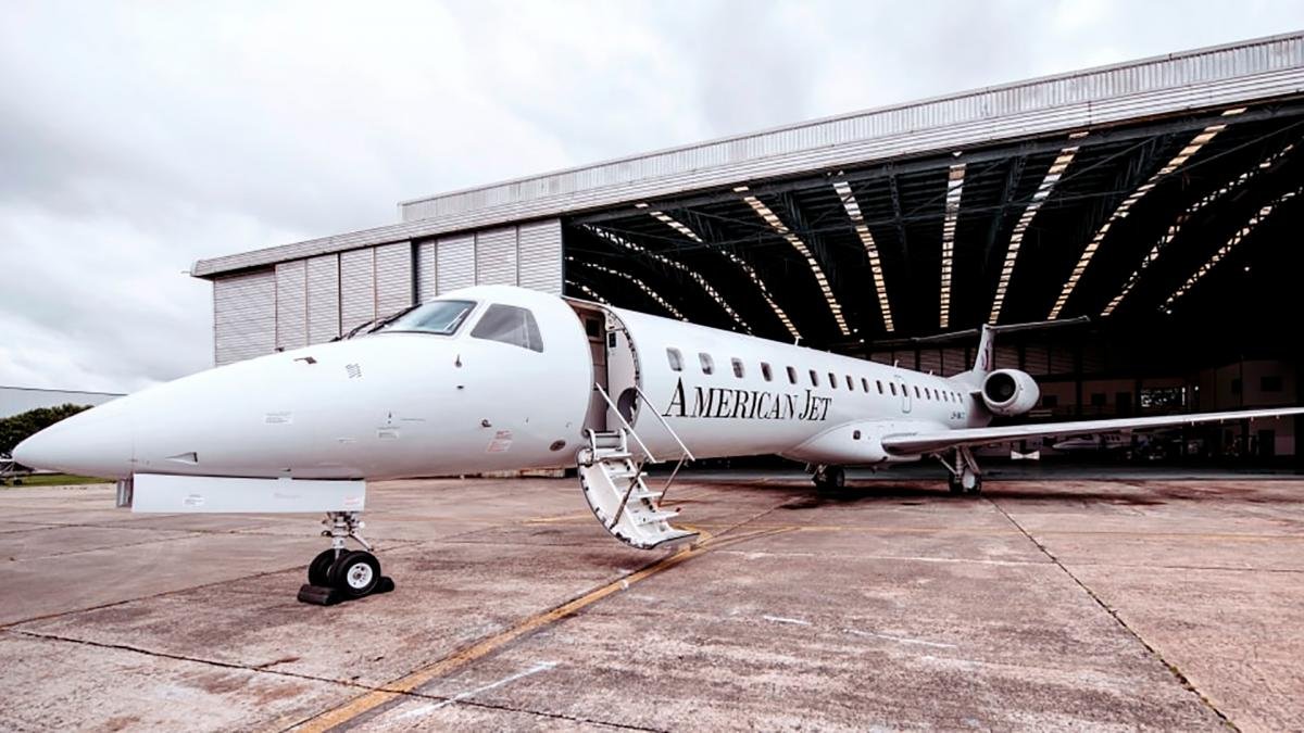 El avin de American Jet operado por la aerolnea Amichi que unir dos veces por semana Buenos Aires con Mercedes cerca de los Esteros del Iber Foto americanjetcomar