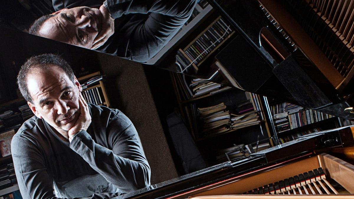 Adrian Iaies autor pianista productor y arreglador nacido hace 62 aos en Buenos Aires y prominente nombre del jazz