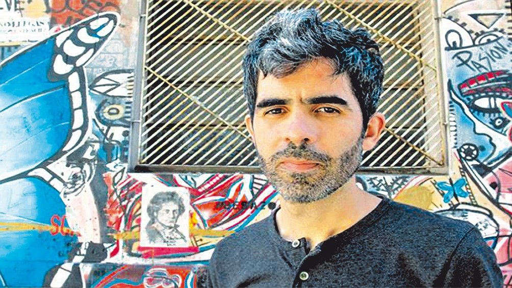 El novelista Mariano Quirs present su nuevo trabajo Nuestra hermana de afuera