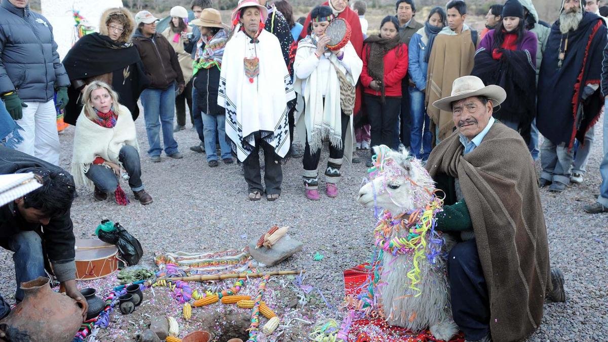La celebracin se extiende a varias localidades del NOA con pedidos que giran en torno al cuidado de la Pachamama y la convivencia en armona con la naturaleza Foto Maximiliano Luna