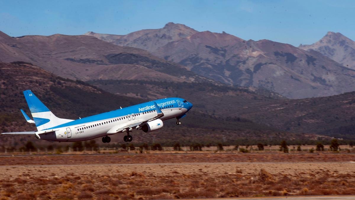 La conectividad turstica gracias a la tarea de Aerolneas Argentinas fue ponderada por el MNInistro de Turismo y Deportes Foto Alejandra Bartoliche