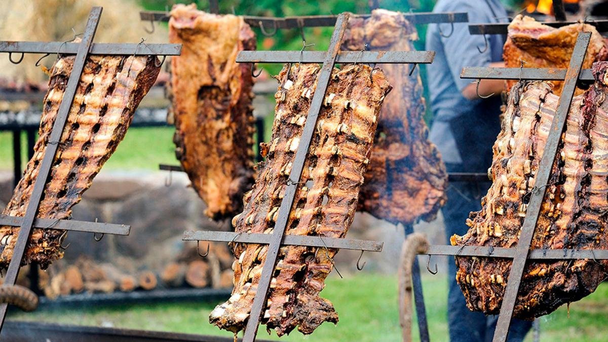 El sbado 7 en Campana se desarrollar la segunda Fiesta del Asado de Tira en el Campito de Siderca