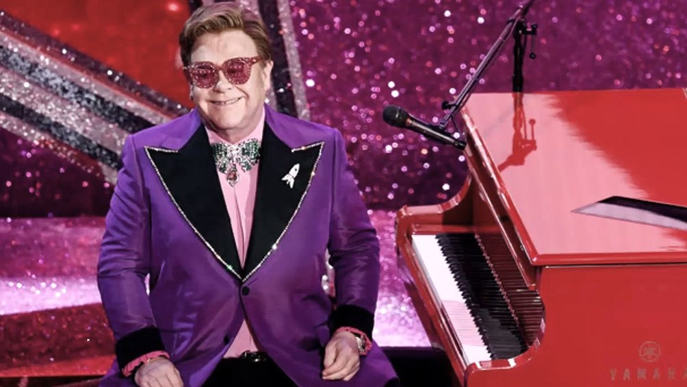Elton John lidera esfuerzos para crear conciencia sobre la importancia de apoyar y proteger a la comunidad LGBTQ