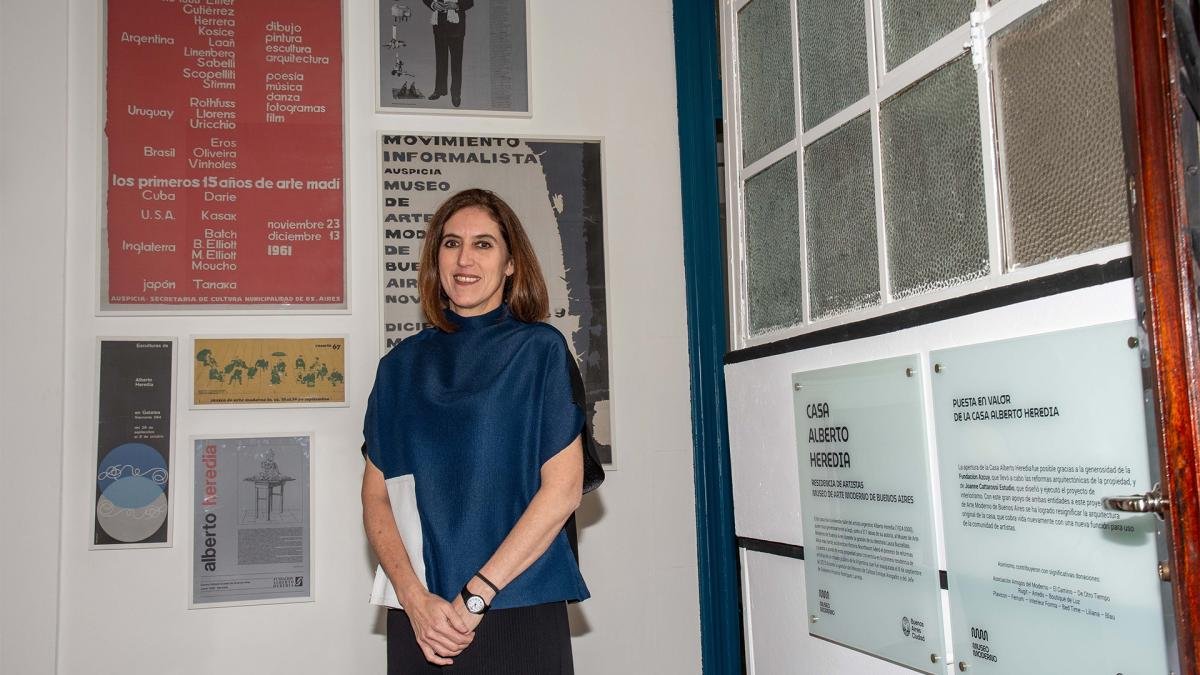 La directora del Museo Moderno Victoria Noorthoorn present la residencia Foto Eliana Obregon