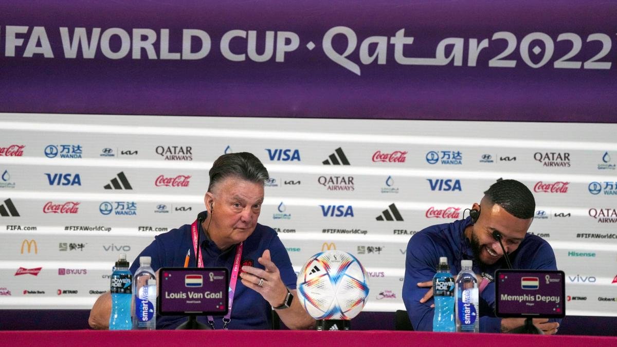 El exentrenador de Pases Bajos en el Mundial de Qatar Louis Van Gaal critic con dureza la conquista de Argentina Foto Fernando Gens