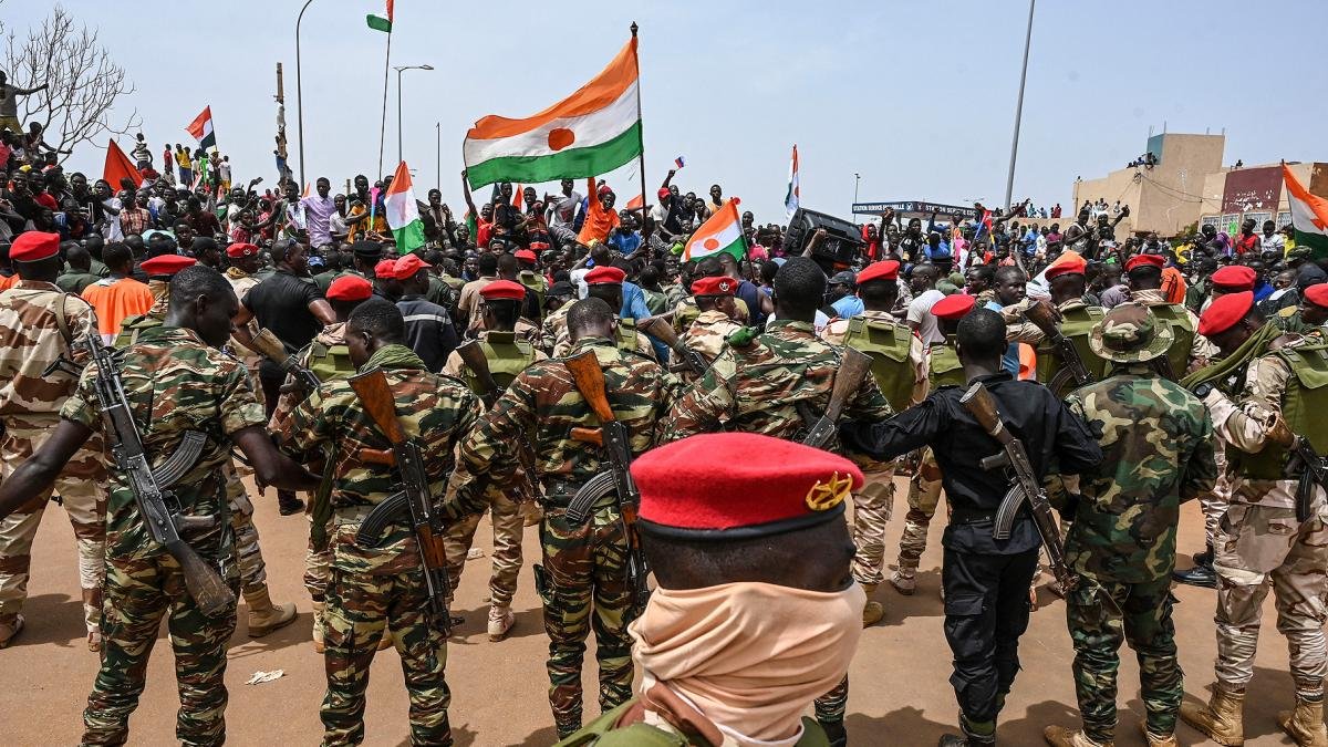 Unos 1000 soldados y aviadores franceses estn desplegados en una base area de Niamey Foto AFP