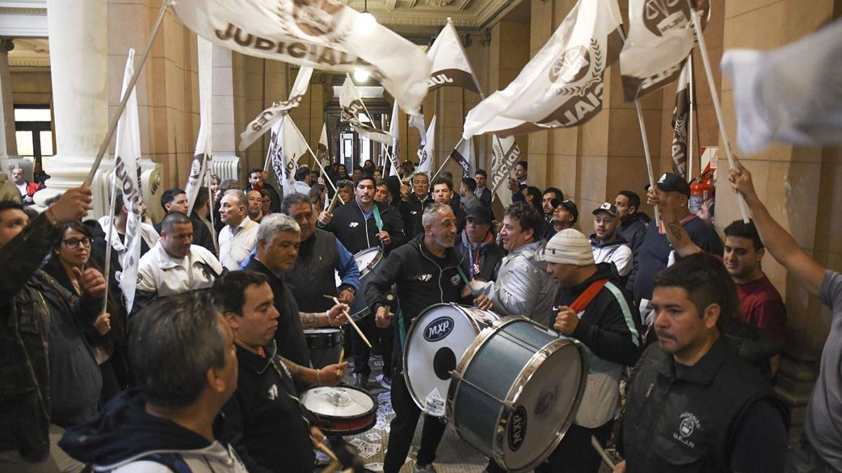 El banderazo nacional de los judiciales esta previsto en el Palacio de Justicia ubicado en Talcahuano al 550 Foto Archivo
