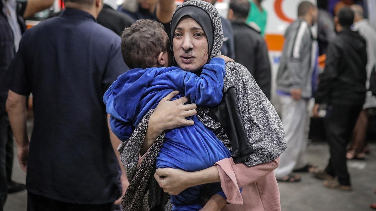 Ms de 11200 palestinos entre ellos unos 4600 nios han muerto desde entonces en bombardeos en Gaza y ms de 16 de los 24 millones de habitantes del enclave tuvieron que abandonar sus casas Foto AFP