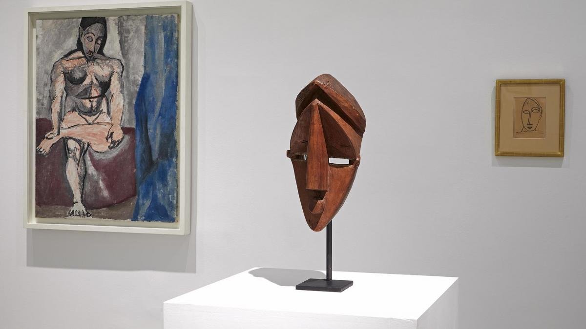 El mismo Picasso Desnudo sentado y mscara de los primeros tiempos del artista