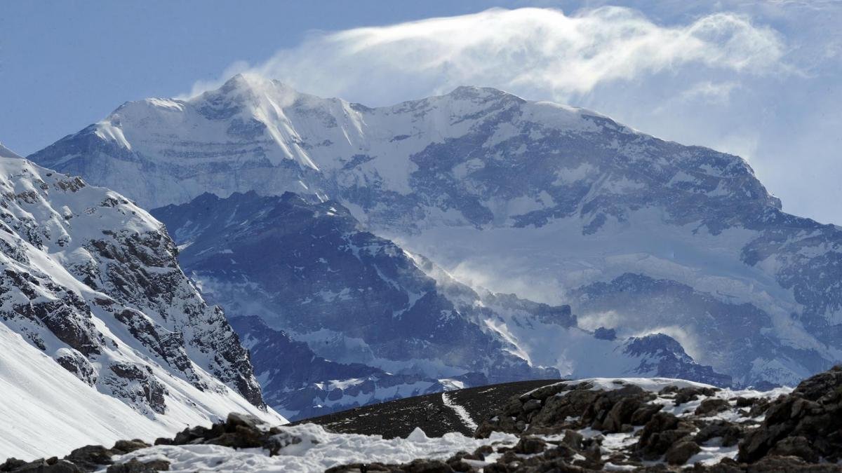 Sigue la bsqueda de los tres andinistas perdidos en la cordillera de Los Andes Foto Alfredo Ponce