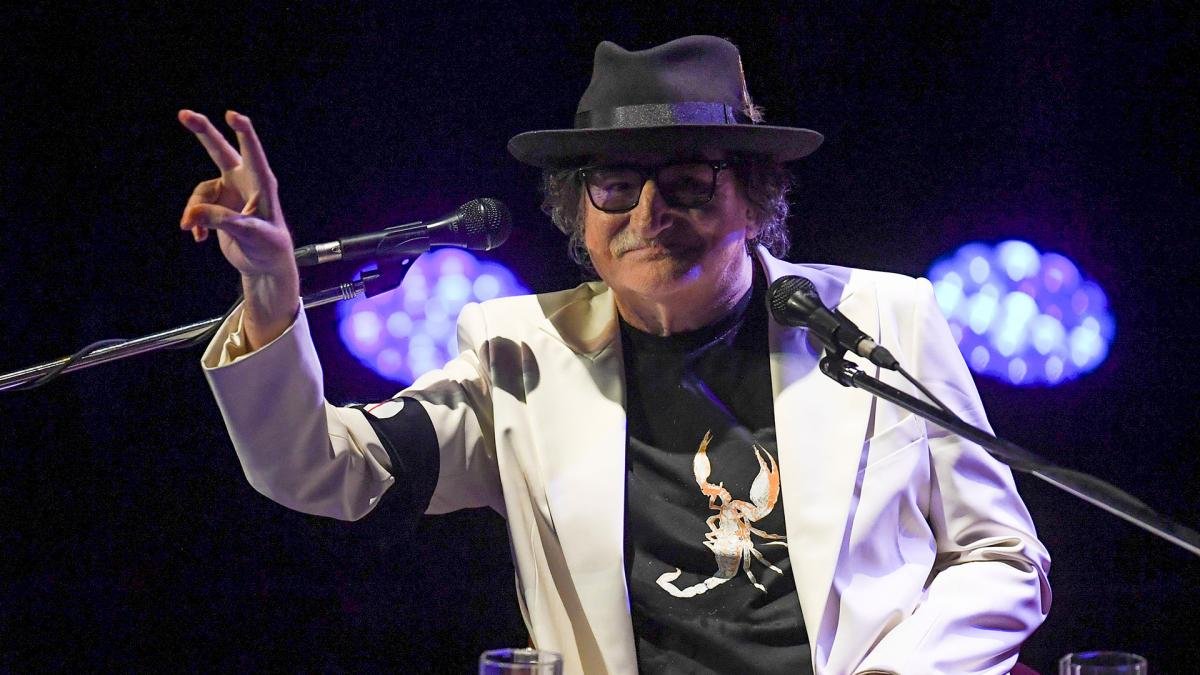 Charly Garca le dio su apoyo a la carta Foto Fernando Gens