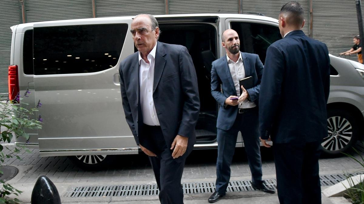 Guillermo Francos encabez la reunin como representante del Gobierno Foto Osvaldo Fanton