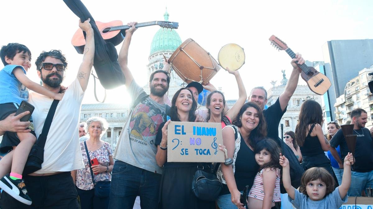 El evento organizado por el Frente de Soberana Cultural comenz pasadas las 18 en la Plaza de Congreso Foto Ral Ferrari