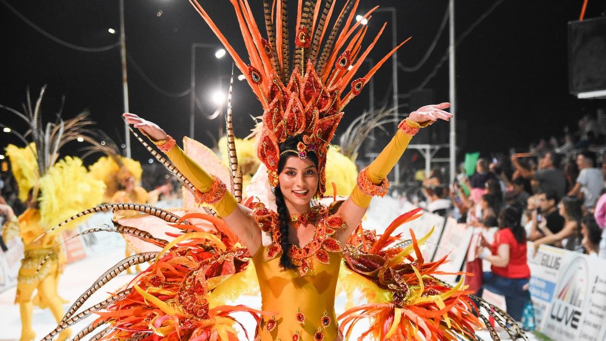 Entre Ros y su colorido carnaval Foto prensa