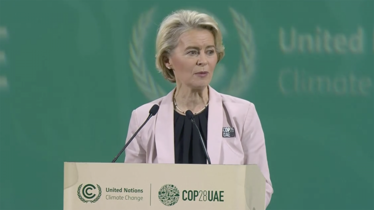 Von der Leyen titular de la Comisin Europea afirm que el bloque tambin avanza en negociaciones para recortar el acceso de Rusia a drones Foto AFP