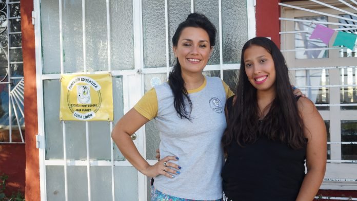 DSC05449 Natalia López, docente responsable de la institución, fundadora y guía Montessori, junto a Lorena Cornejo, docente de Taller (nivel Primario).
