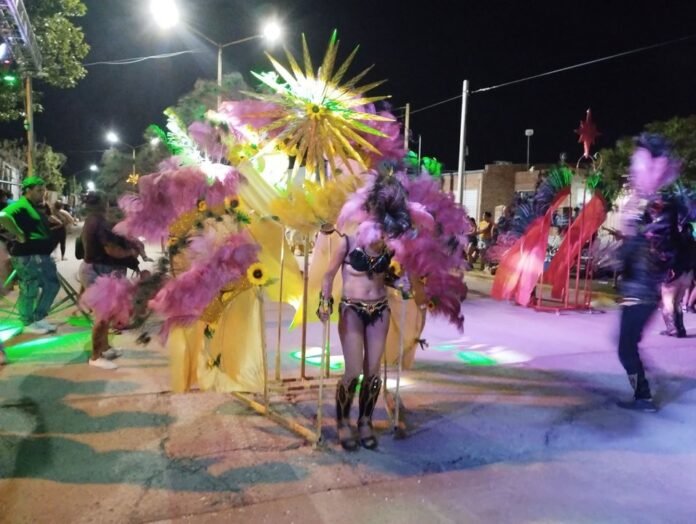 Carnaval en barrio Acapulco: desfile de murgas y cierre bailable este viernes