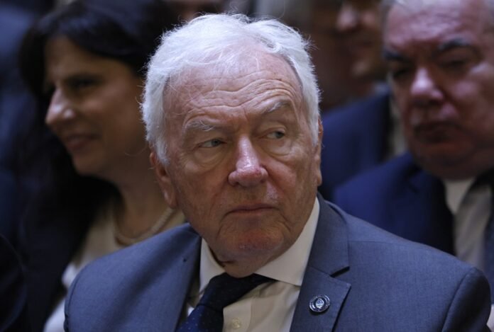 Los contactos del clan Mahiques con la AFA, detrás del pliego que mandó Milei para renovarle el cargo