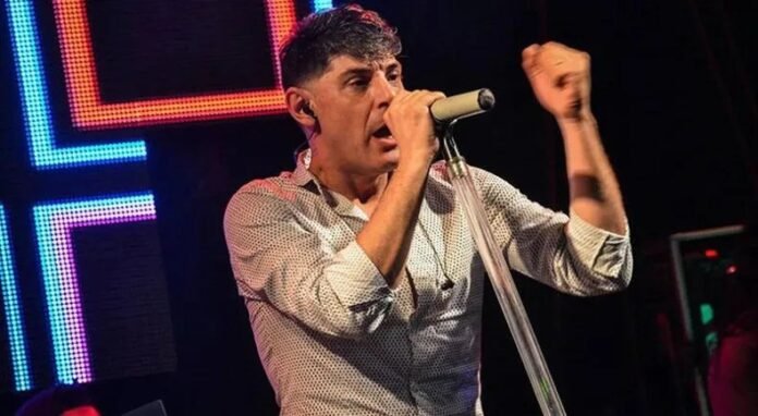 Marcos Bainotti llega al Gigante de Bomberos con un bailazo por el Día de la Mujer