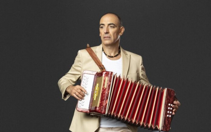 Mauricio Dayub llega al Teatro Mayo con “El Equilibrista”: “La historia les va a llegar al corazón”