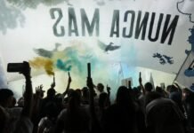 Una histórica movilización por los 50 años del golpe desbordó la Plaza de Mayo en un mensaje a Milei