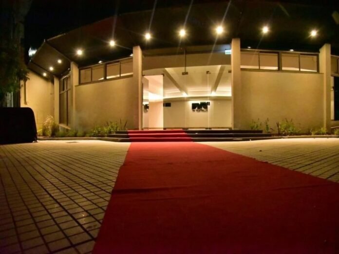 Vuelve el ciclo “En Voz Baja” a El Teatrillo con Exequiel Trucco