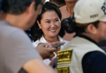 Keiko Fujimori lidera la elección en Perú y habrá balotaje