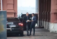 Otras dos mujeres le prestaron 100 mil dólares a Adorni para que se compre una casa en un country