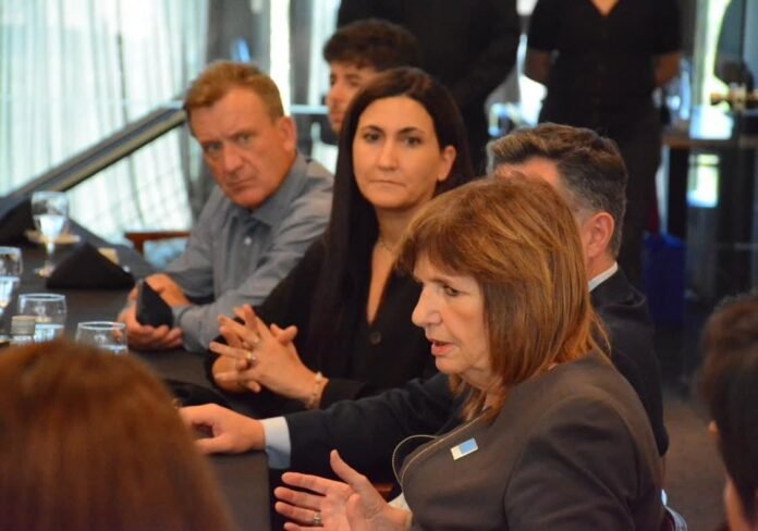 Roffé participó en las actividades de Bullrich en Córdoba