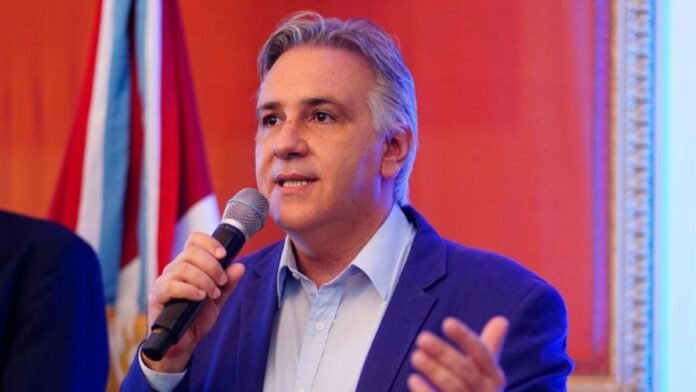 Llaryora defendió la educación pública y cuestionó el desfinanciamiento universitario