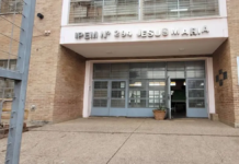 Murió una adolescente de 15 años tras caerle un arco de fútbol en la escuela