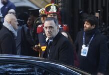 Adorni incluyó en su renuncia una larga lista de delitos que nadie le había atribuido