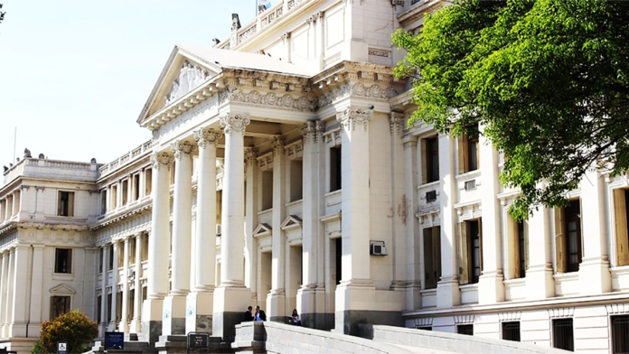 Ahora, 11 colegios de abogados reclaman que haya diálogo y se normalice el servicio de Justicia