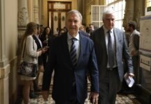 Schiaretti se suma a Macri y pide la renuncia de Adorni