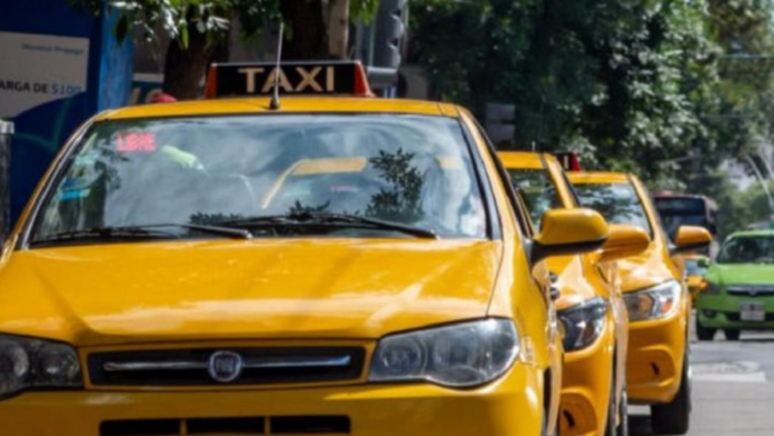 Córdoba aprobó cambios en taxis y remises: qué cambia