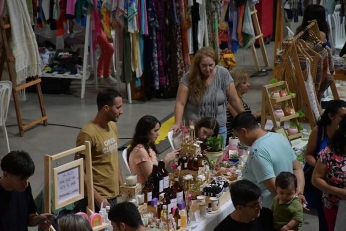 La Feria de Mujeres Emprendedoras por el Mes de la Amistad tendrá destacada grilla de artistas