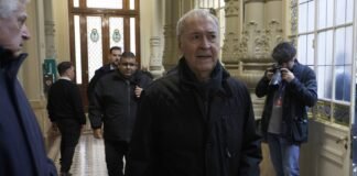 Schiaretti se monta a la crisis en la industria automotriz para diferencirse de Llaryora