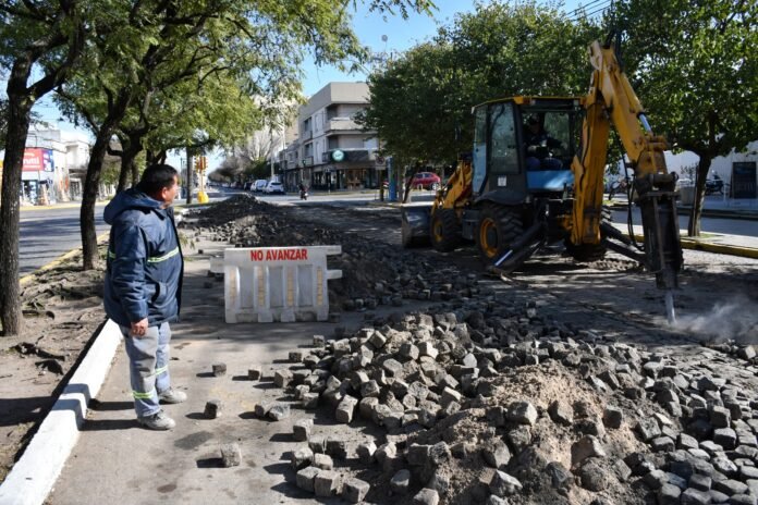 Sigue la intervención del adoquinado en la zona de la Terminal de Ómnibus