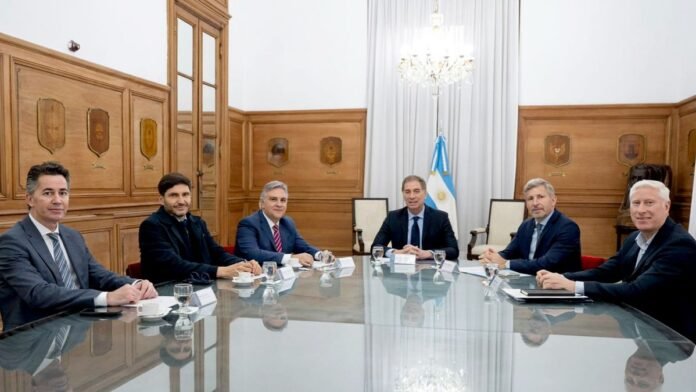 Llaryora, Pullaro y Frigerio le plantearon a Santilli zona fría, rutas y energía: abren una negociación