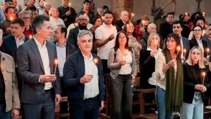 Llaryora asistió a la misa en homenaje a José Manuel de la Sota